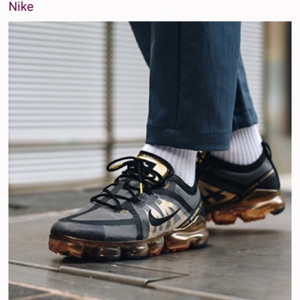Nike Air VaporMax 2019 Black Gold shoes size 10.5